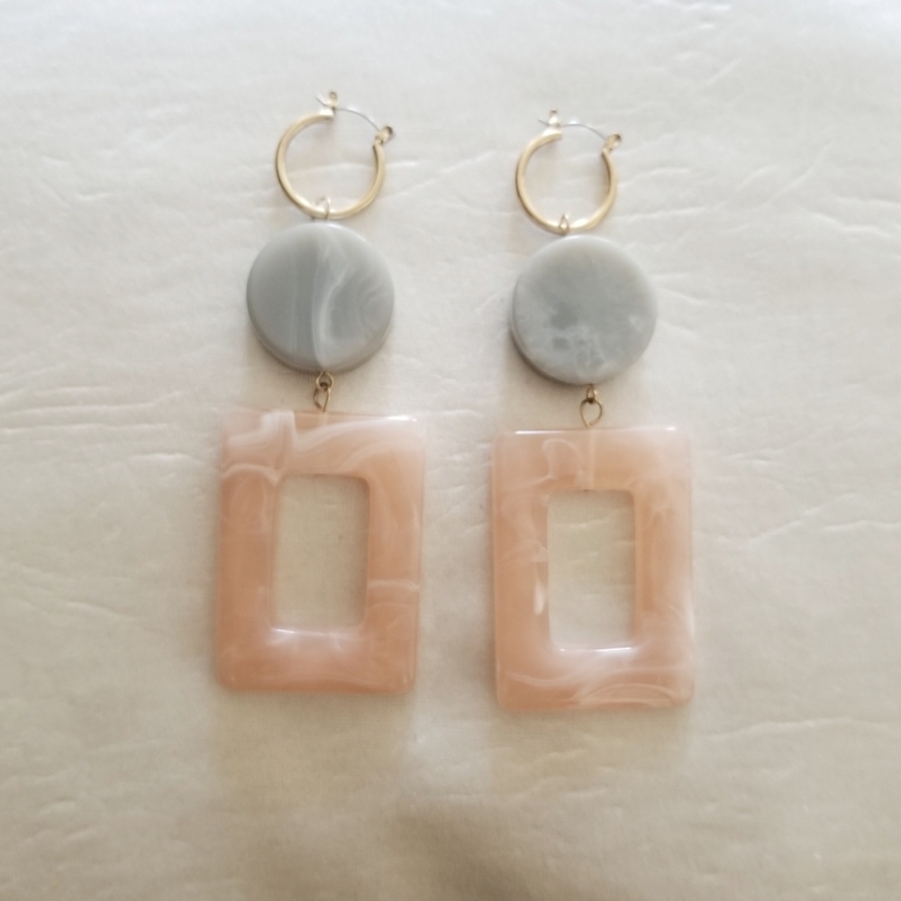 Soft pink and grey-blue resin earrings